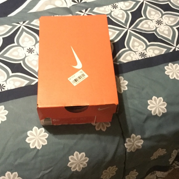Toddler Boy’s Nike Sneakers w/Box - Picture 5 of 6